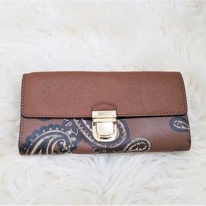 Michael Kors Accordion Zip Wallet